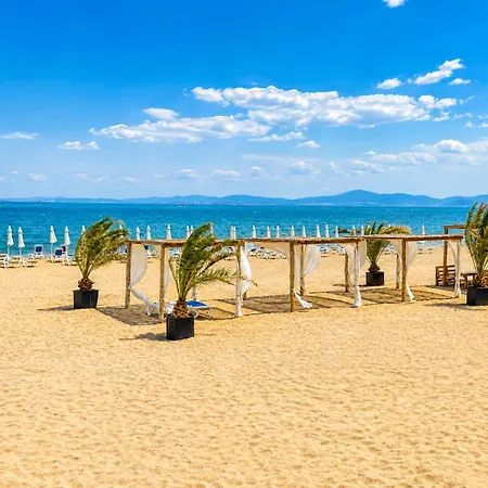 Апартаменты Sunset Resort- First Line & Pool - Private Ap